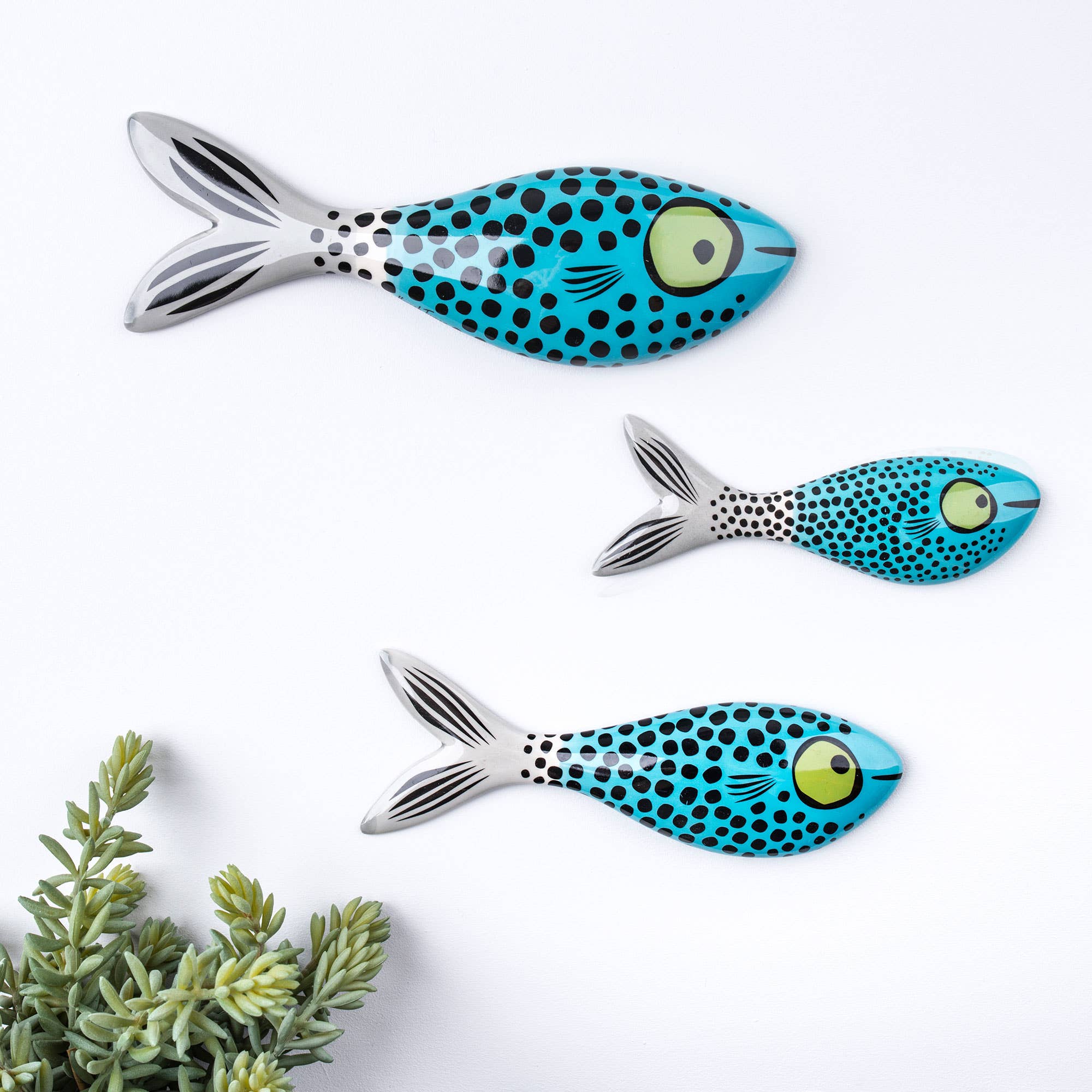 Wall-mounted Handmade Ceramic Fish Trio Blue